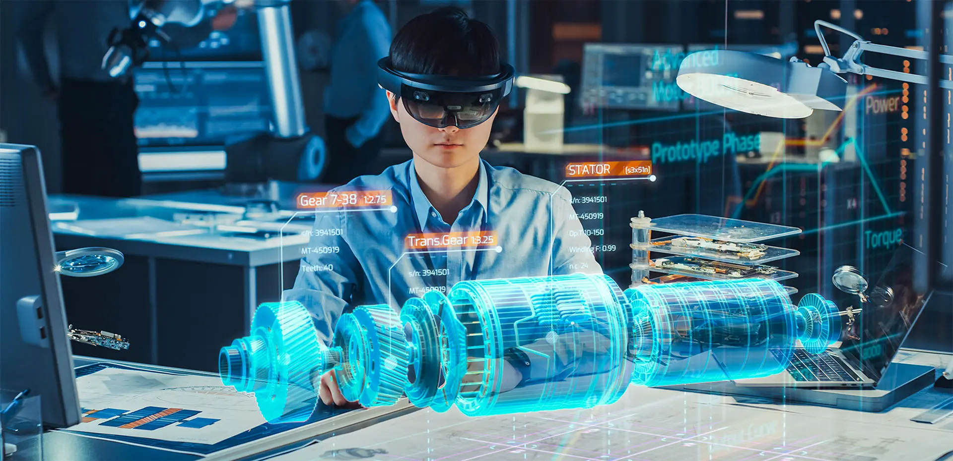 Una immagine che ritrae un professionista intento ad adoperare tecnologie di Unreal Engine per la progettazione