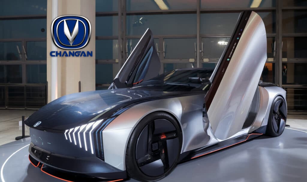 Changan_Cover Clone digitale di un’automobile Changan realizzato da Loto Studios per la previsualizzazione del veicolo e l’ottimizzazione del processo di design automotive.