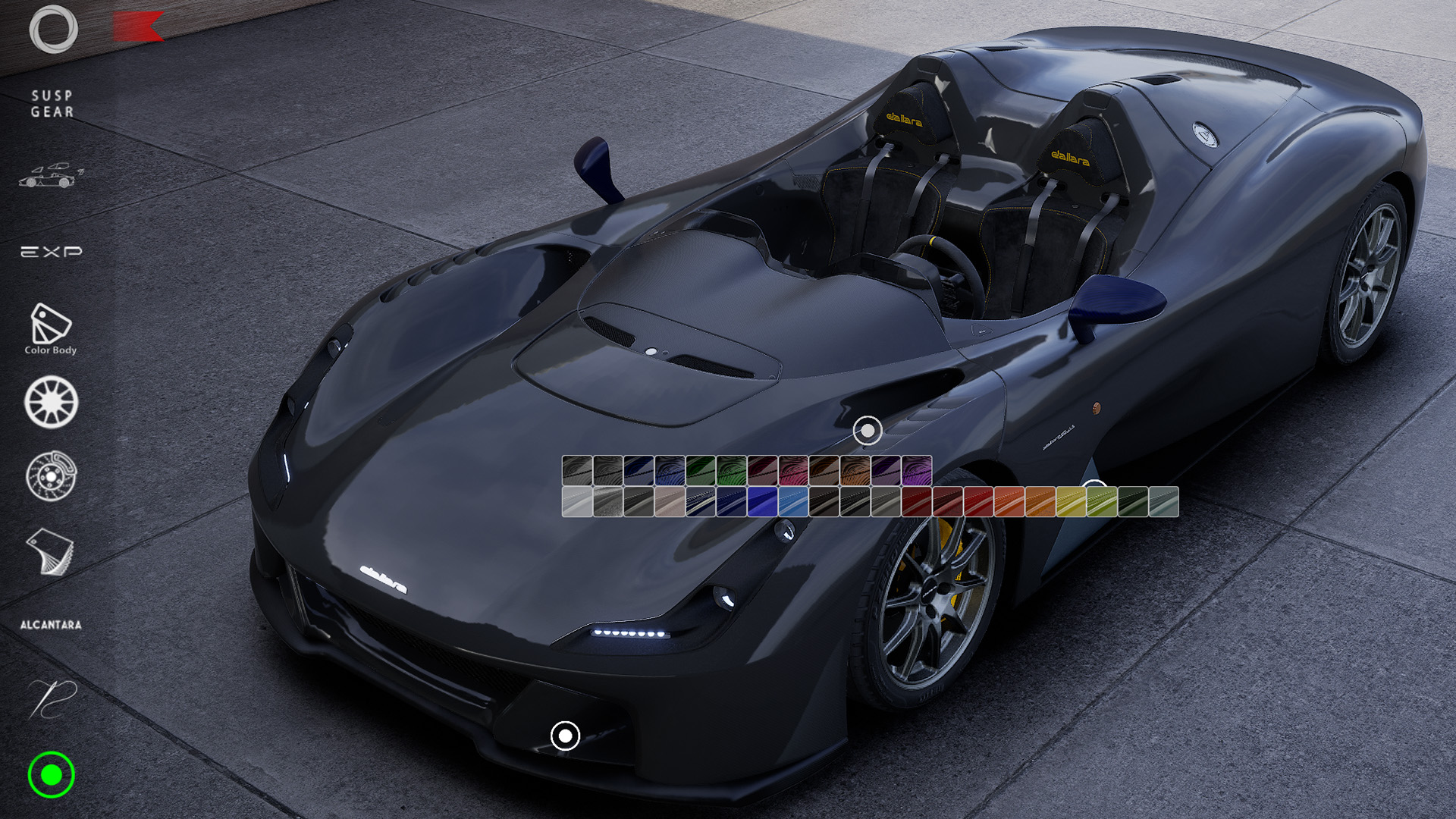 Interfaccia del configuratore Dallara: rendering 3D di una road-car Dallara Stradale nera, vista frontale tre-quarti, con barra laterale delle opzioni di personalizzazione e logo «dallara» in primo piano con dashboard colori selezionata